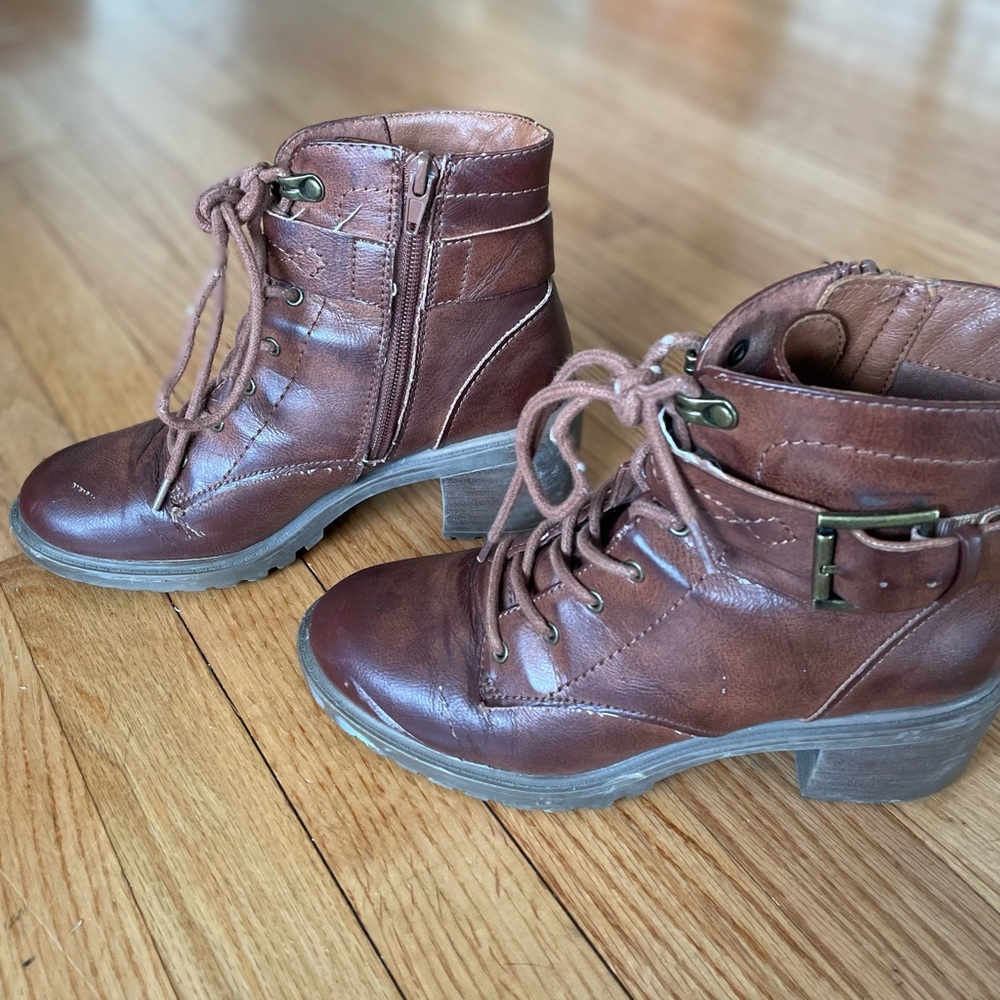 FRYE AND CO. Chestnut Heeled Boots - Picture 2 of 12